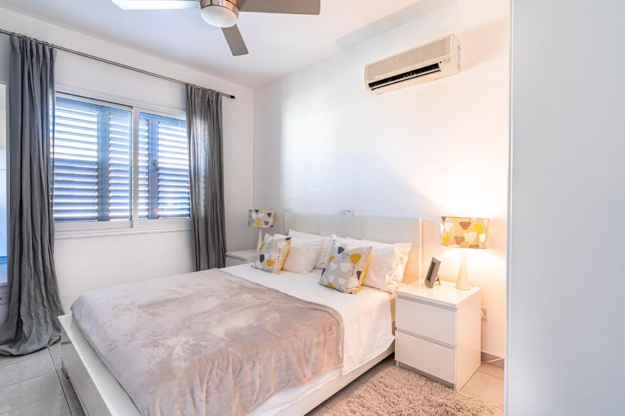 Summer Breeze Holiday Apartment With Pool Pafos Dış mekan fotoğraf